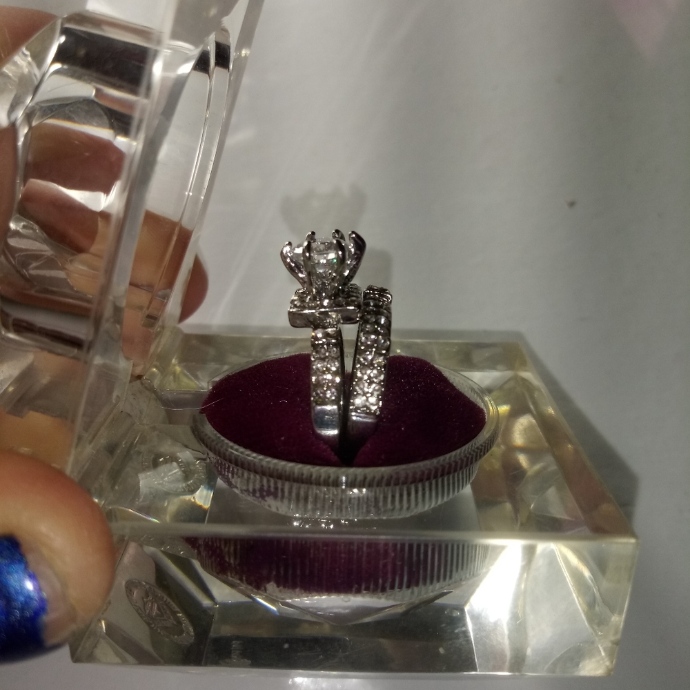 Gorgeous Wedding Set - Picture 3 of 6